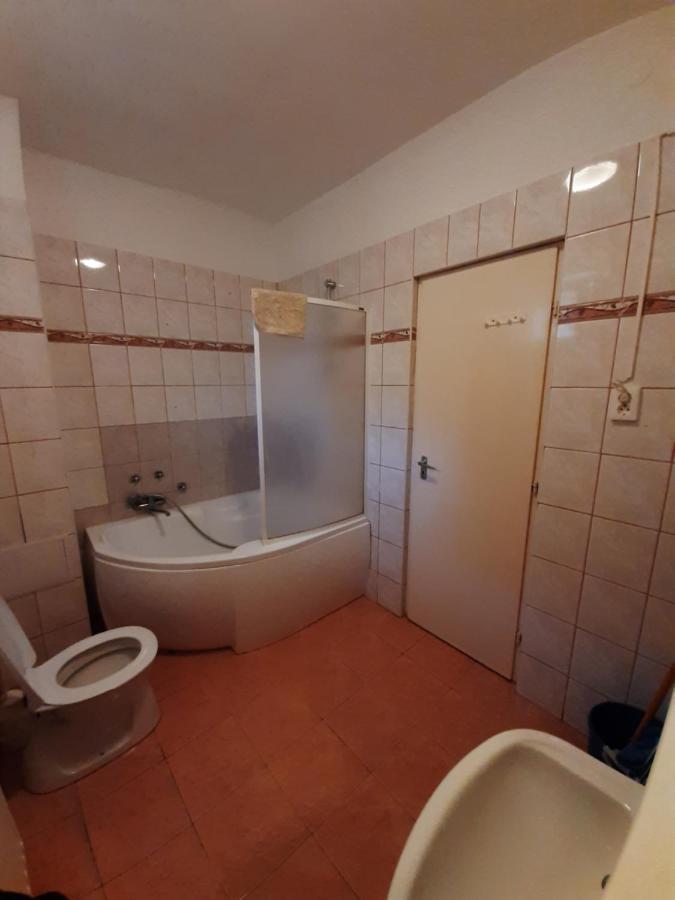 Gyopar Gyoengye Apartmanhaz Oroshaza Luaran gambar