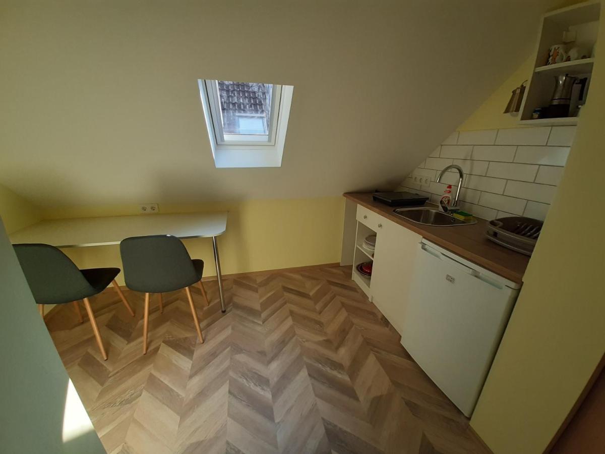 Gyopar Gyoengye Apartmanhaz Oroshaza Luaran gambar