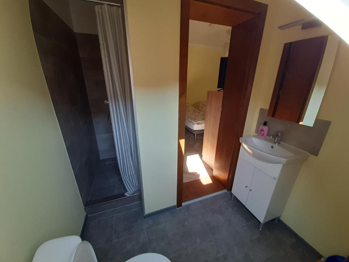 Gyopar Gyoengye Apartmanhaz Oroshaza Luaran gambar