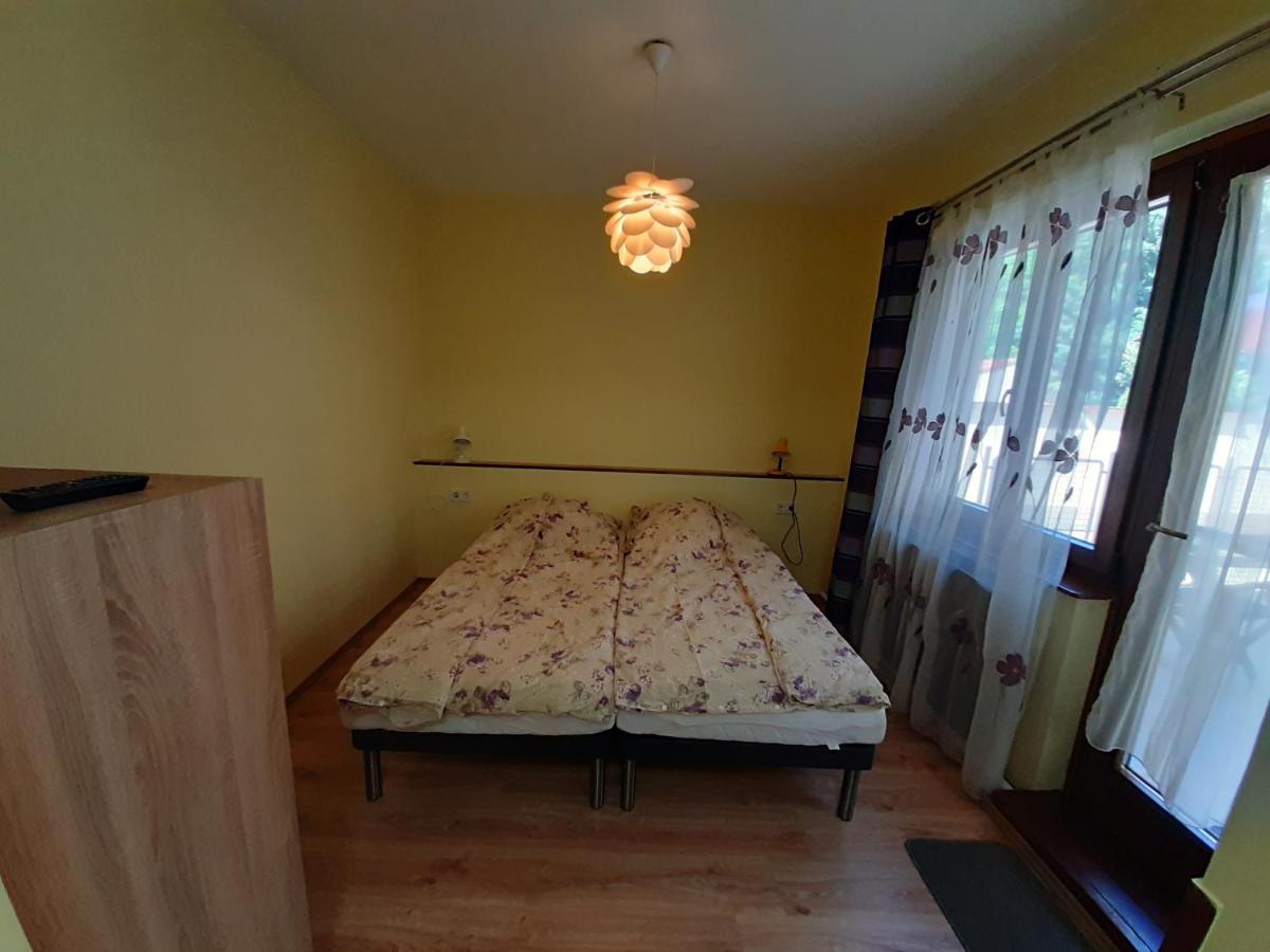Gyopar Gyoengye Apartmanhaz Oroshaza Luaran gambar