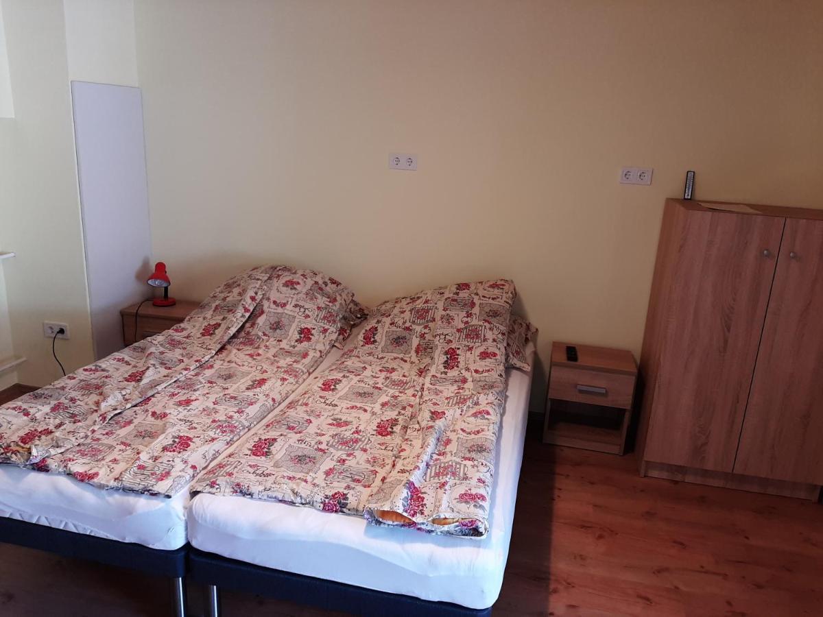 Gyopar Gyoengye Apartmanhaz Oroshaza Luaran gambar
