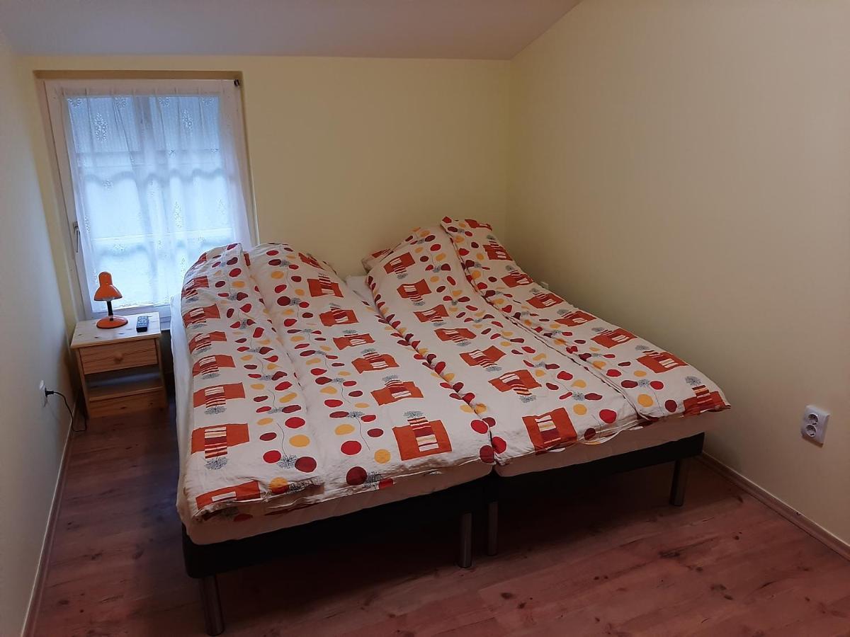 Gyopar Gyoengye Apartmanhaz Oroshaza Luaran gambar