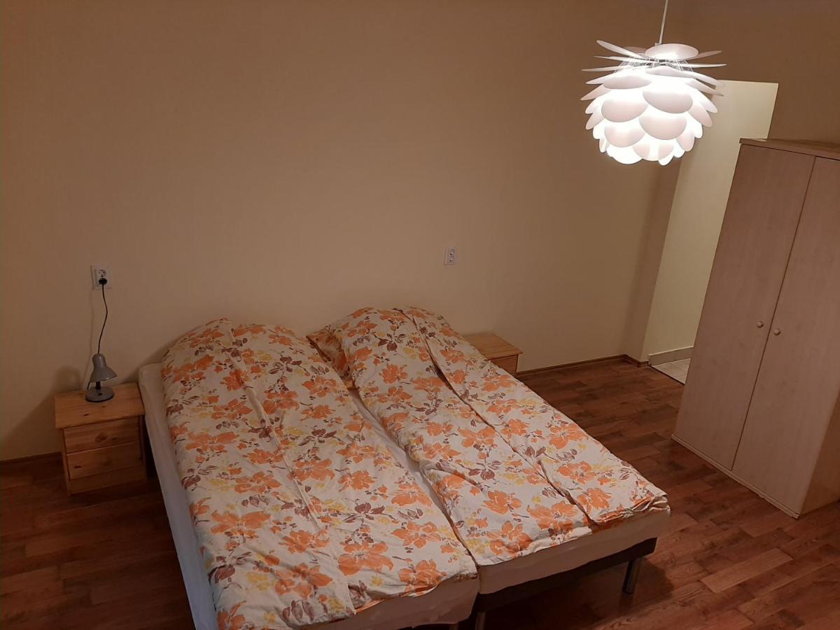 Gyopar Gyoengye Apartmanhaz Oroshaza Luaran gambar