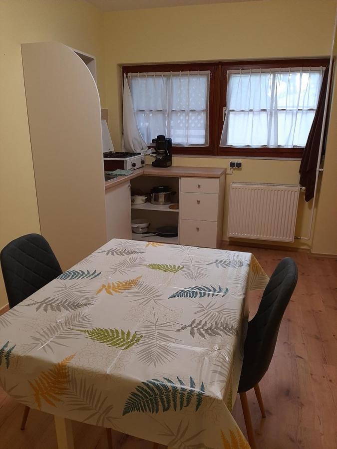 Gyopar Gyoengye Apartmanhaz Oroshaza Luaran gambar