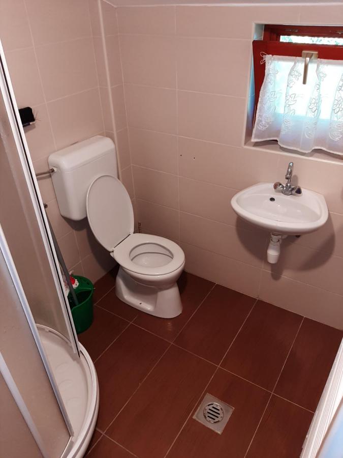 Gyopar Gyoengye Apartmanhaz Oroshaza Luaran gambar