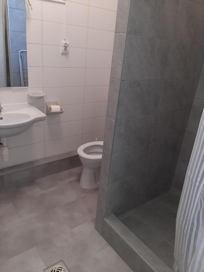 Gyopar Gyoengye Apartmanhaz Oroshaza Luaran gambar
