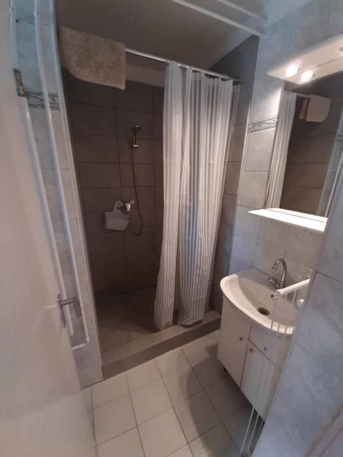 Gyopar Gyoengye Apartmanhaz Oroshaza Luaran gambar