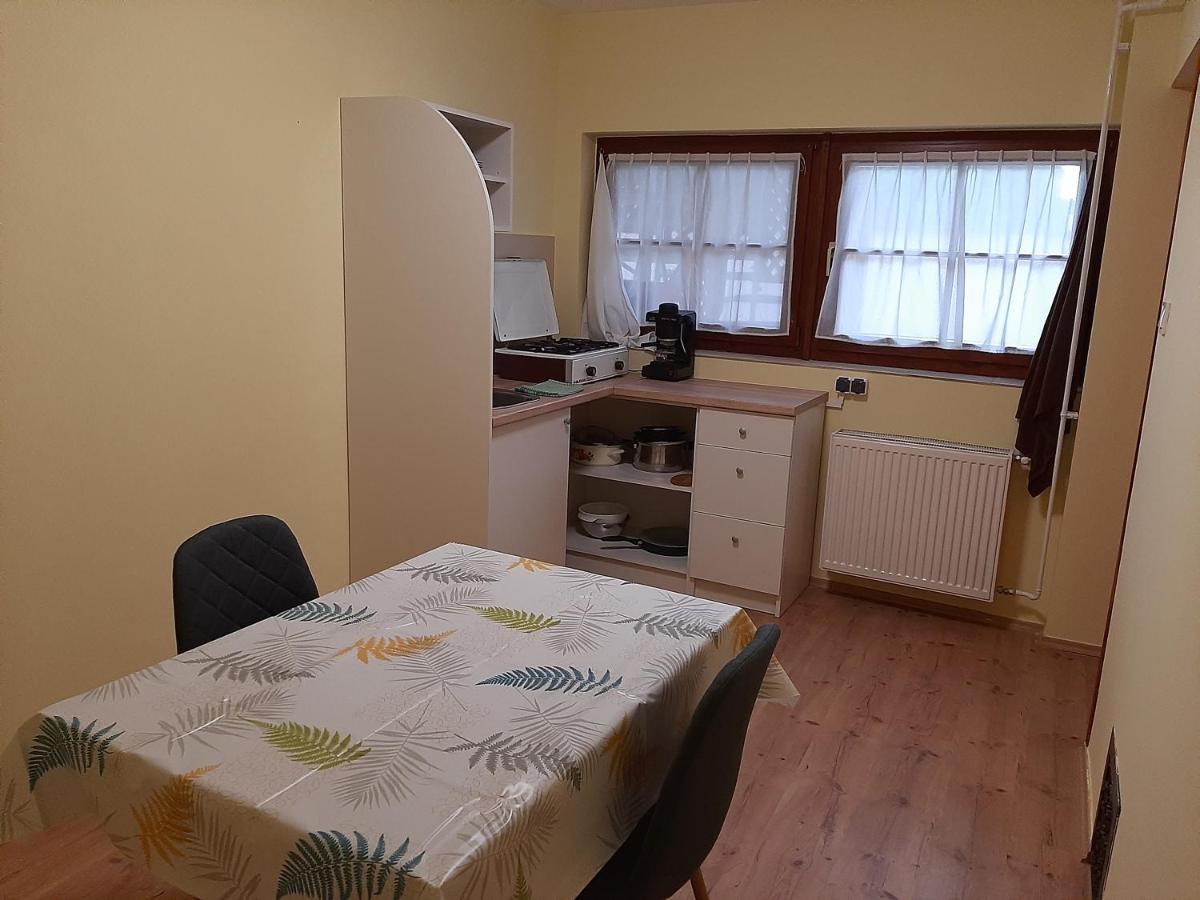Gyopar Gyoengye Apartmanhaz Oroshaza Luaran gambar
