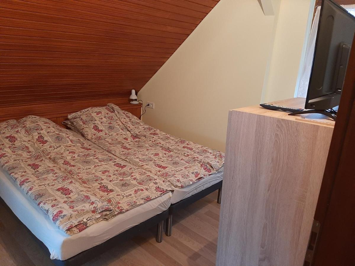 Gyopar Gyoengye Apartmanhaz Oroshaza Luaran gambar