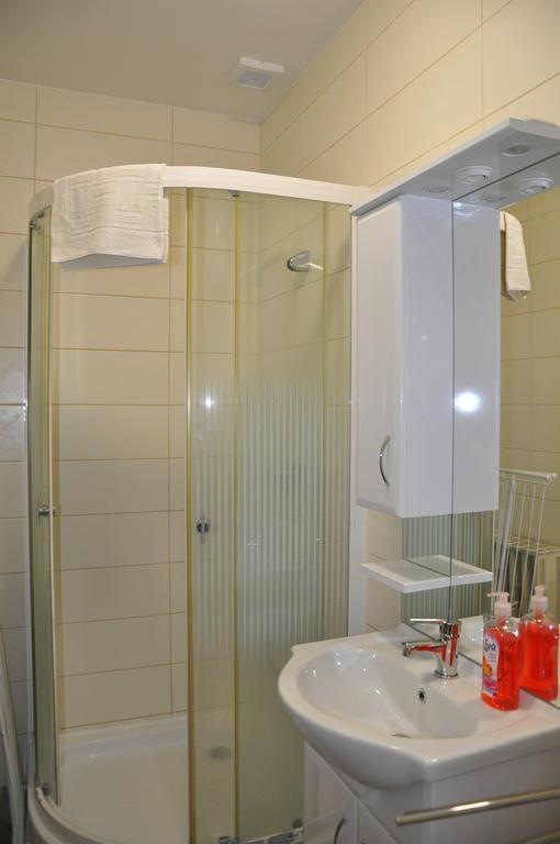 Gyopar Gyoengye Apartmanhaz Oroshaza Luaran gambar