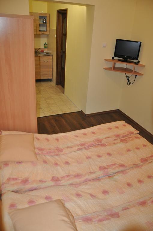 Gyopar Gyoengye Apartmanhaz Oroshaza Luaran gambar